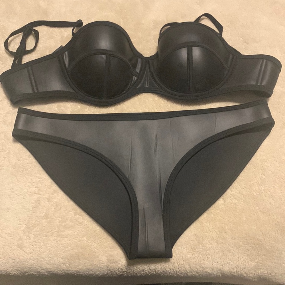 Triangl Bikini Size Large